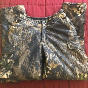 Cabela’s Realtree cargo hunting pants
